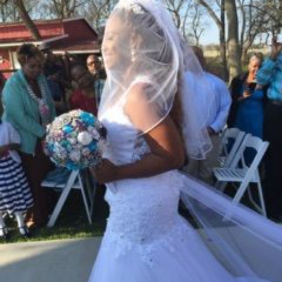 Wedding Dress - Picture 8 of 8